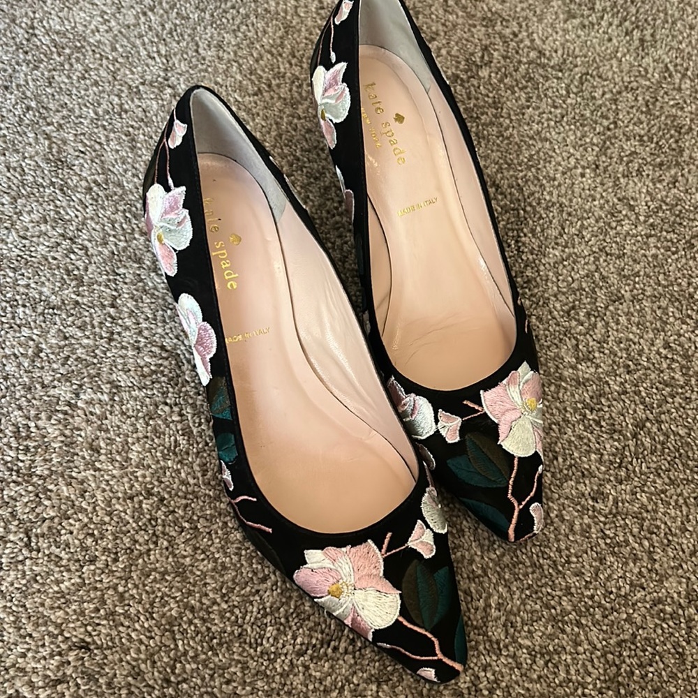 Kate spade low heels with embroided flowers